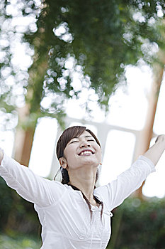 綿陽育嬰師多少錢一月？揭秘月薪背后的行業機遇與挑戰