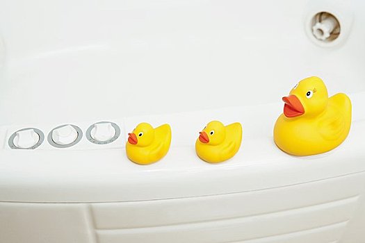 請人燒飯接小孩多少錢？你不可忽視的生活費用真相