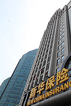 家政保潔的工資多少錢？揭秘行業薪資與前景！