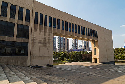 深圳最新保姆工資多少錢？探尋深圳保姆市場的薪資趨勢與行業前景