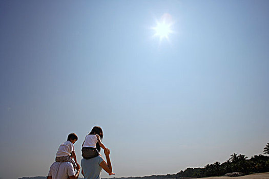 月嬰師培訓(xùn)多少錢？讓你了解行業(yè)前景與職業(yè)發(fā)展