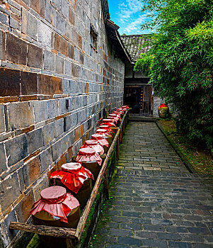 青島醫(yī)院陪護(hù)一天多少錢？讓您輕松了解醫(yī)院陪護(hù)服務(wù)的真實(shí)費(fèi)用