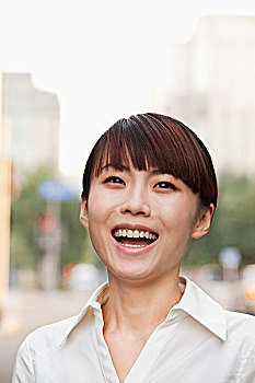 陽江市請個月嫂多少錢？讓你全面了解月嫂服務(wù)的價格與選擇！
