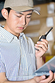 家政公司一人多少錢工資？揭開背后的收入秘密