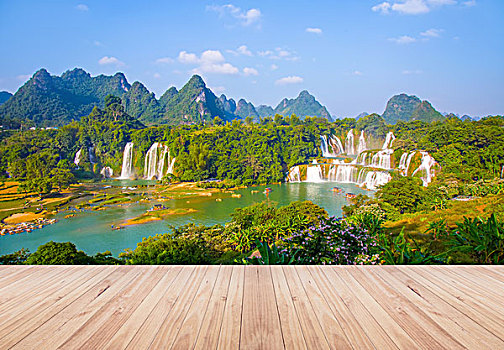 月嫂白班一個(gè)月多少錢？如何選擇合適的月嫂服務(wù)？