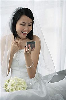 重慶育兒嫂價格是多少？讓您了解育兒嫂服務(wù)的真實價值