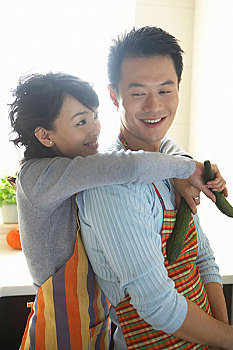 深圳育兒師價(jià)錢多少？選擇專業(yè)育兒師，讓育兒更輕松