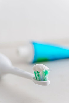 找照顧孩子的保姆多少錢？揭秘保姆費用的背后真相