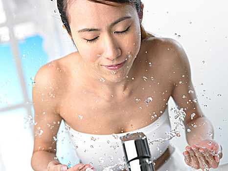 愛君家政加盟費多少錢？揭秘家政行業致富之路
