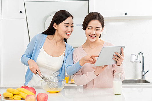 哈爾濱住家育兒嫂多少錢？選對育兒嫂，寶寶成長無憂