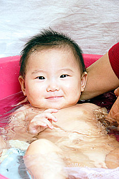 醫(yī)院專職護(hù)工多少錢？專業(yè)護(hù)工服務(wù)的價(jià)值解析