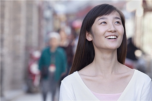 住家家政保姆月嫂多少錢？你了解這些服務的市場行情嗎？
