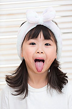 帶看照顧小孩保姆多少錢？揭秘專業保姆服務費用的背后真相