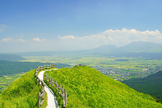 大連找個(gè)住家保姆多少錢(qián)？家庭保姆服務(wù)費(fèi)用全解析！