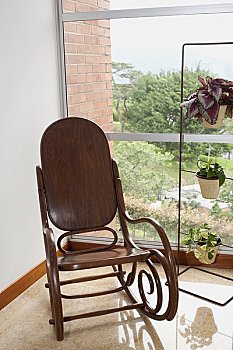 護(hù)工一天多少錢？全面解析護(hù)工費(fèi)用及選擇指南