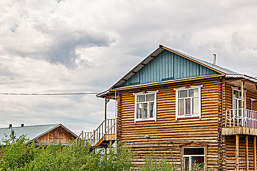 深圳保姆住家工資多少？揭秘深圳保姆行業薪資現狀及前景分析