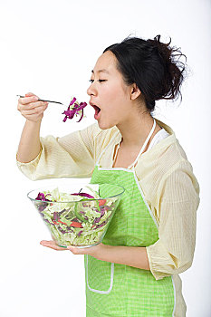 湖南保姆多少錢(qián)一個(gè)月？一文了解保姆費(fèi)用的真實(shí)情況