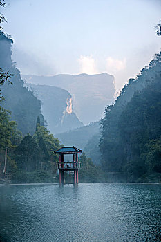 住家老人保姆多少錢？了解市場(chǎng)行情，選擇放心服務(wù)