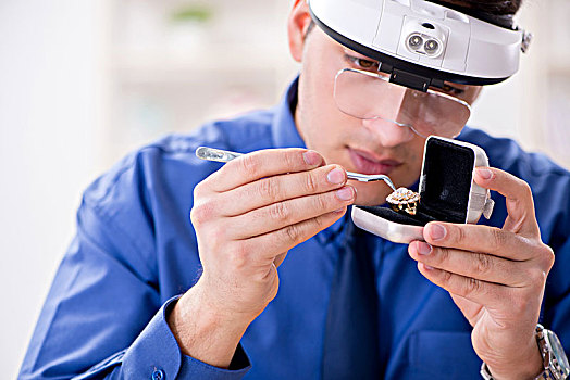 成都月嫂的一天多少錢？了解市場價格和服務詳情