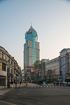 一個月請保姆多少錢？了解家政服務費用與市場現狀