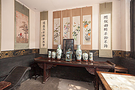 育嬰師每年漲多少工資？揭秘行業薪資發展趨勢與職業前景
