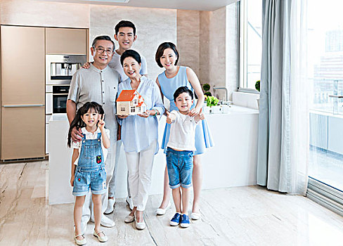 育兒嫂住家的多少錢？如何選擇性價比高的育兒嫂服務