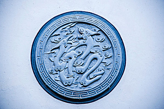 深圳育兒師價(jià)錢多少？選擇專業(yè)育兒師，讓育兒更輕松