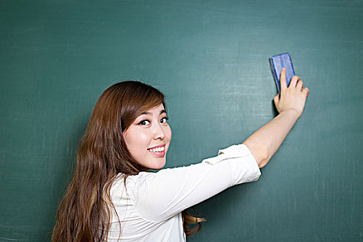 24小時住家保姆多少錢？為您揭開背后的價格奧秘