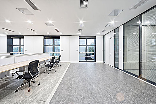 育兒嫂工資大概多少？揭示行業背后的薪資結構與工作內容