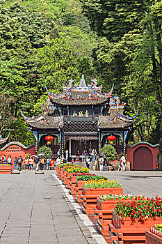 濟(jì)南培訓(xùn)育兒嫂多少費(fèi)用？幫您解決育兒難題，費(fèi)用透明，選擇放心！