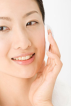 溧水家里保潔多少錢？讓你清潔無憂，價(jià)格透明服務(wù)優(yōu)質(zhì)