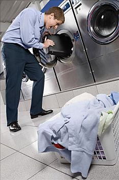 嘉興請(qǐng)保姆多少錢一個(gè)月？了解嘉興保姆服務(wù)市場(chǎng)，做聰明選擇！