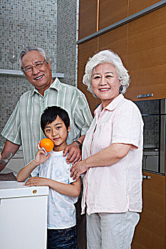 一小時(shí)家政要多少錢(qián)？揭秘家政服務(wù)的收費(fèi)標(biāo)準(zhǔn)與選購(gòu)技巧