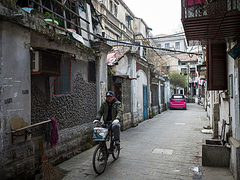 廣州住家保姆費用揭秘：為您的家庭提供專業與溫暖的選擇
