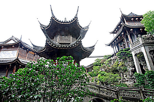 月嫂干一個月多少錢？揭秘高薪背后的價值與服務