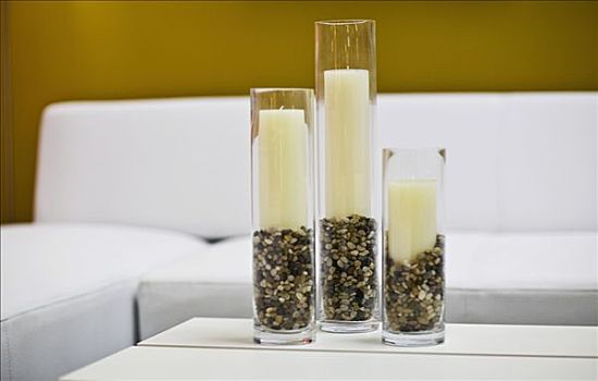 看小孩當保姆月薪多少錢？揭秘高薪保姆行業的背后