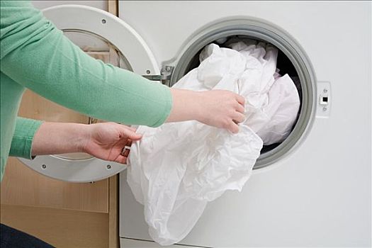 金牌保姆一般多少錢？了解家庭護理服務的價值與價格