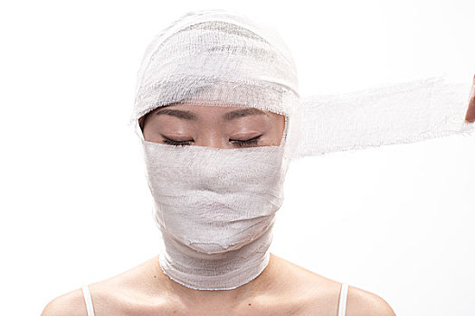 ?？诮鹋圃律┒嗌馘X？高品質月嫂服務讓你的育兒更輕松