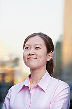 萊西月嫂培訓(xùn)多少錢？揭秘月嫂培訓(xùn)的價(jià)值與前景！