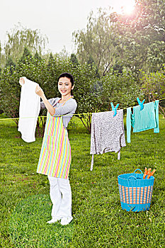 老人找的保姆多少錢？了解家政服務(wù)價格，讓你不再擔(dān)憂