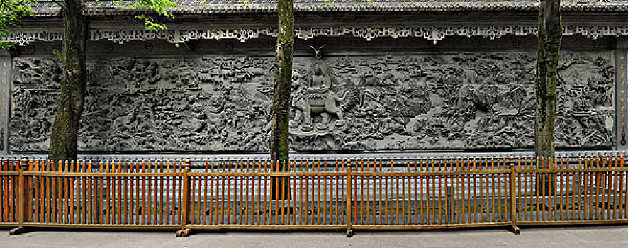 順德請(qǐng)一個(gè)保姆多少錢(qián)？讓你了解真實(shí)費(fèi)用，省心又省錢(qián)！