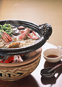 上海請(qǐng)個(gè)鐘點(diǎn)工多少錢？如何找到性價(jià)比高的鐘點(diǎn)工服務(wù)？