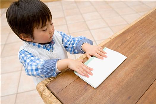 保姆育兒師多少錢一個月？全面解析價格與服務