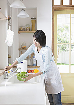 家政服務(wù)平臺(tái)電話多少？掌握這些信息，讓生活更輕松！