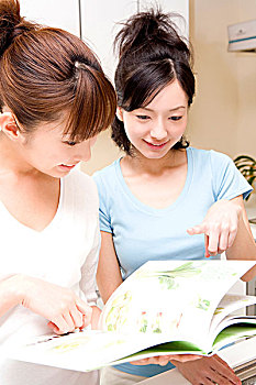 義烏保姆多少錢一個月？揭開義烏家政行業的價格與服務內幕
