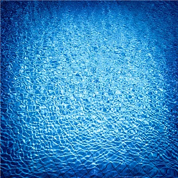 找照顧孩子的保姆多少錢？揭秘保姆費用的背后真相