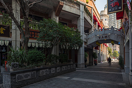 不住家阿姨工資多少錢？揭秘背后的高薪市場