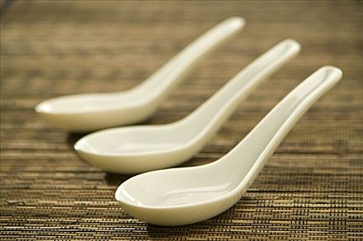 大連雇一個保姆多少錢？了解費用、服務與選擇的技巧