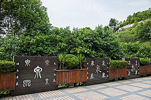 武漢育嬰師多少錢？揭秘育嬰師行業(yè)背后的價值與市場