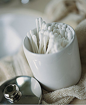 照顧老人保姆多少錢？選擇合適的保姆讓父母安享晚年